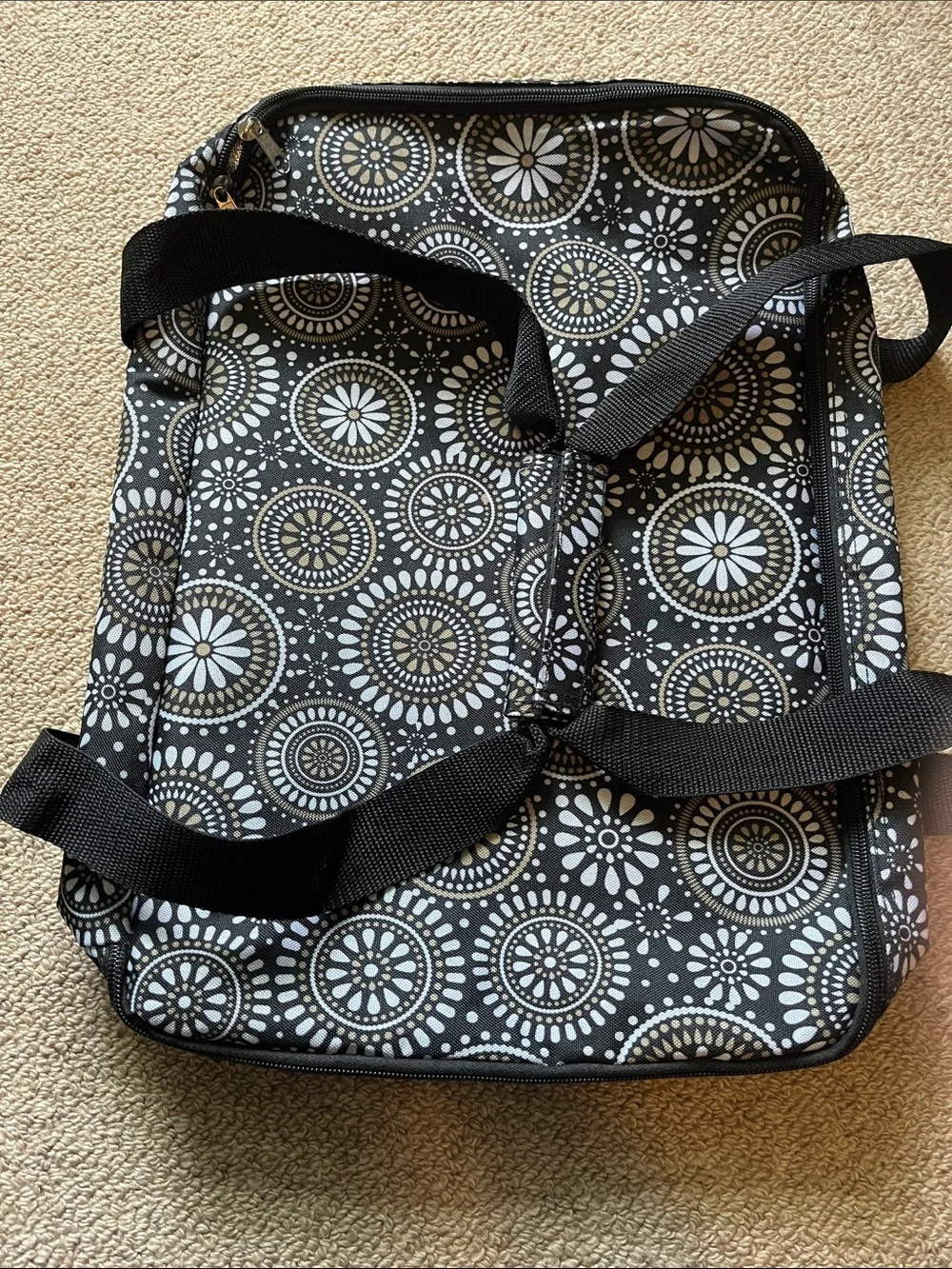 Black and White Floral Circle Crockpot and Casserole Carrying Case Set